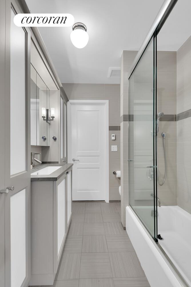 #18 photo, 50 W 67TH Street, Lincoln Square , NY 10023