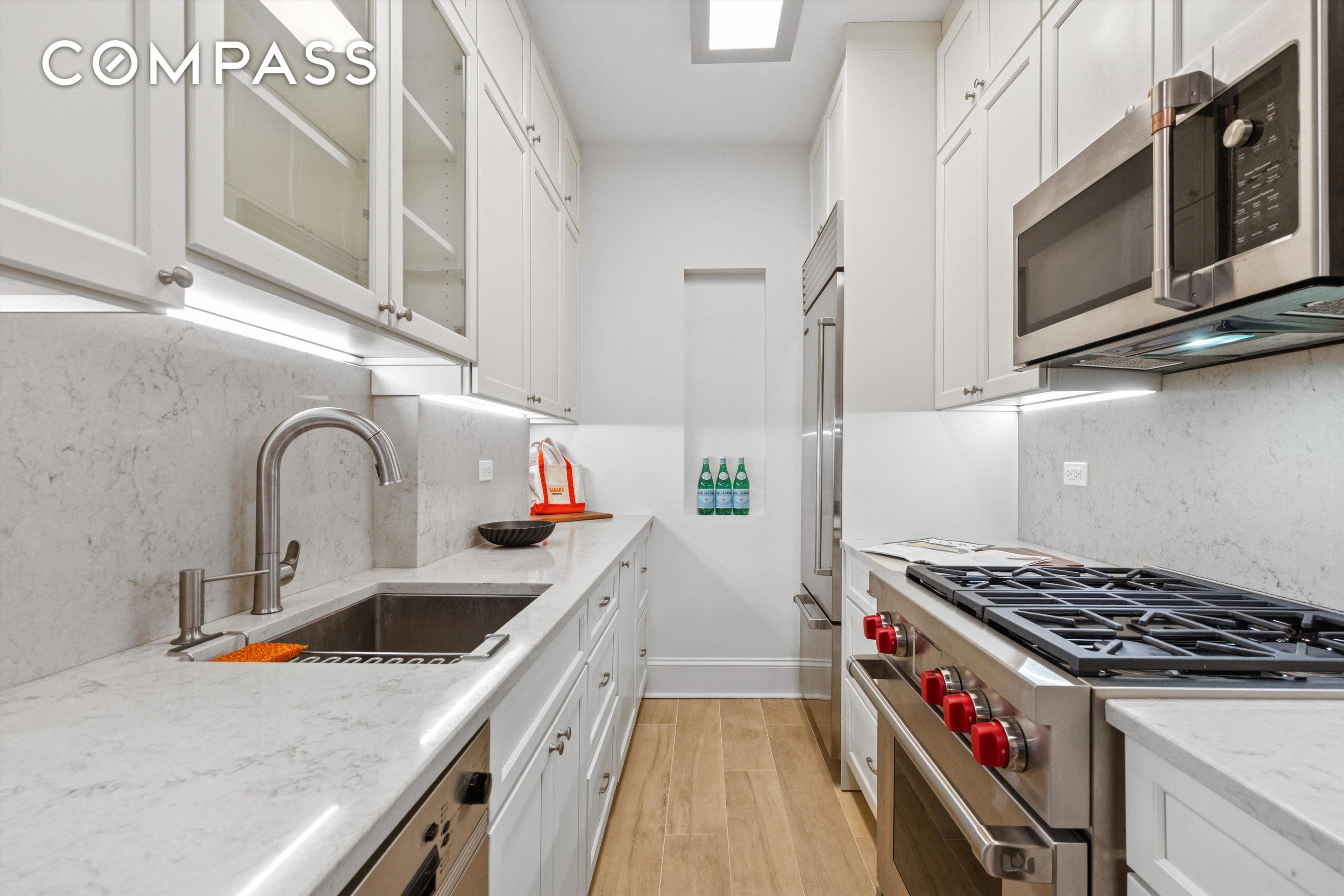 #7 photo, 245 W 74th Street, מנהטן Upper West Side , NY 10023