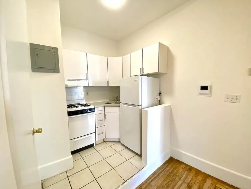 #5 photo, 338 LEXINGTON Avenue, Манхэттен ‖ Murray Hill , NY 10016