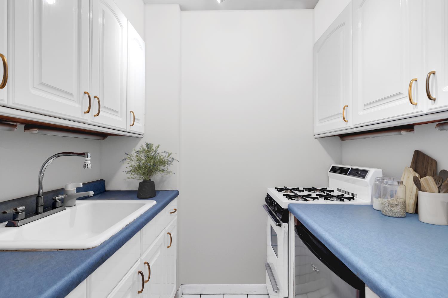 #8 photo, 310 W 56TH Street, Hell's Kitchen , NY 10019