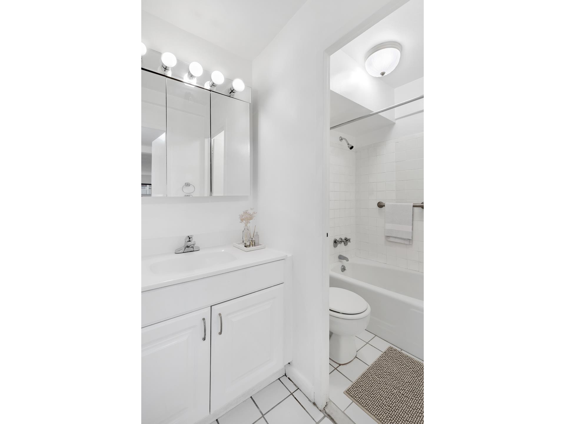 #9 photo, 310 W 56TH Street, Hell's Kitchen , NY 10019