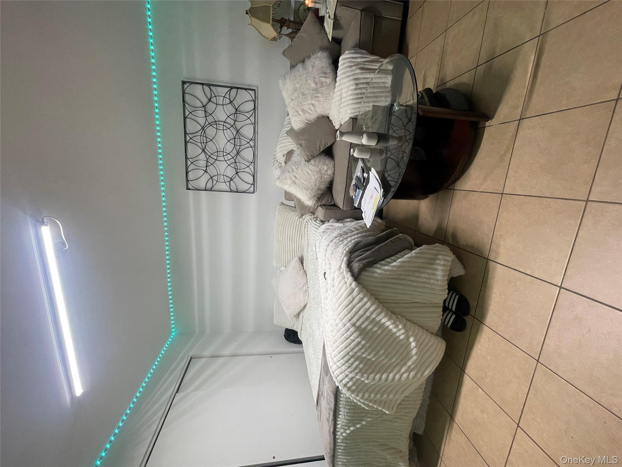 #5 photo, 2730 Kingsbridge Terrace, הברונקס Bronx , NY 10463