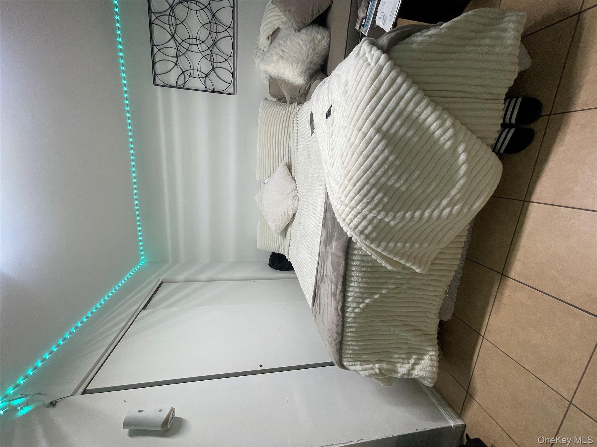 #6 photo, 2730 Kingsbridge Terrace, הברונקס Bronx , NY 10463