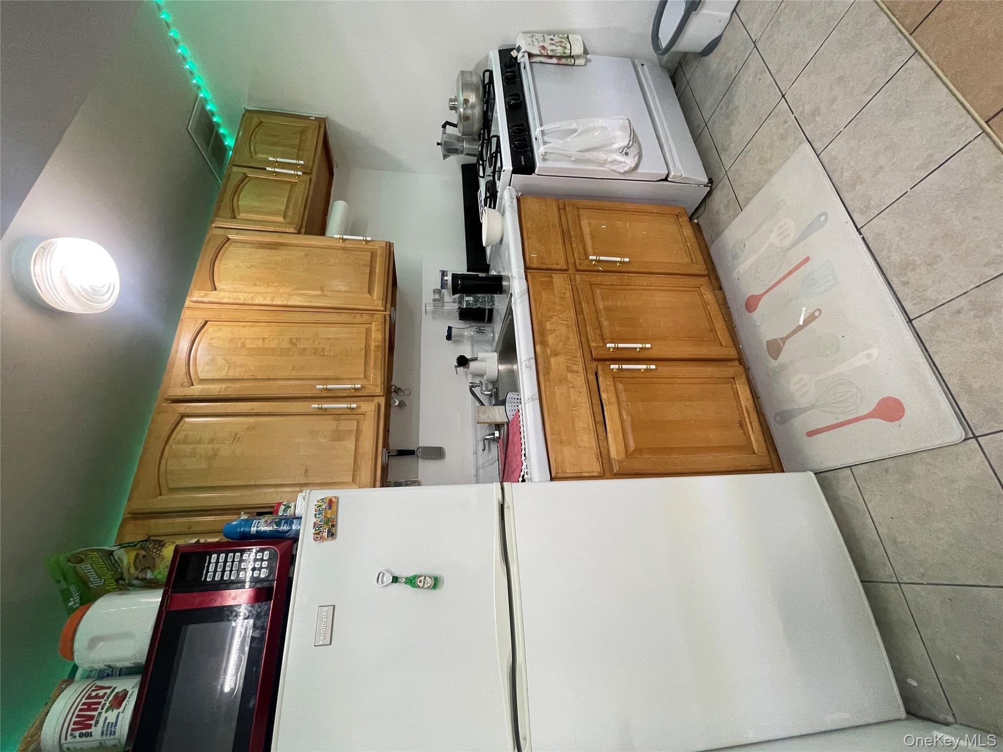 #9 photo, 2730 Kingsbridge Terrace, הברונקס Bronx , NY 10463