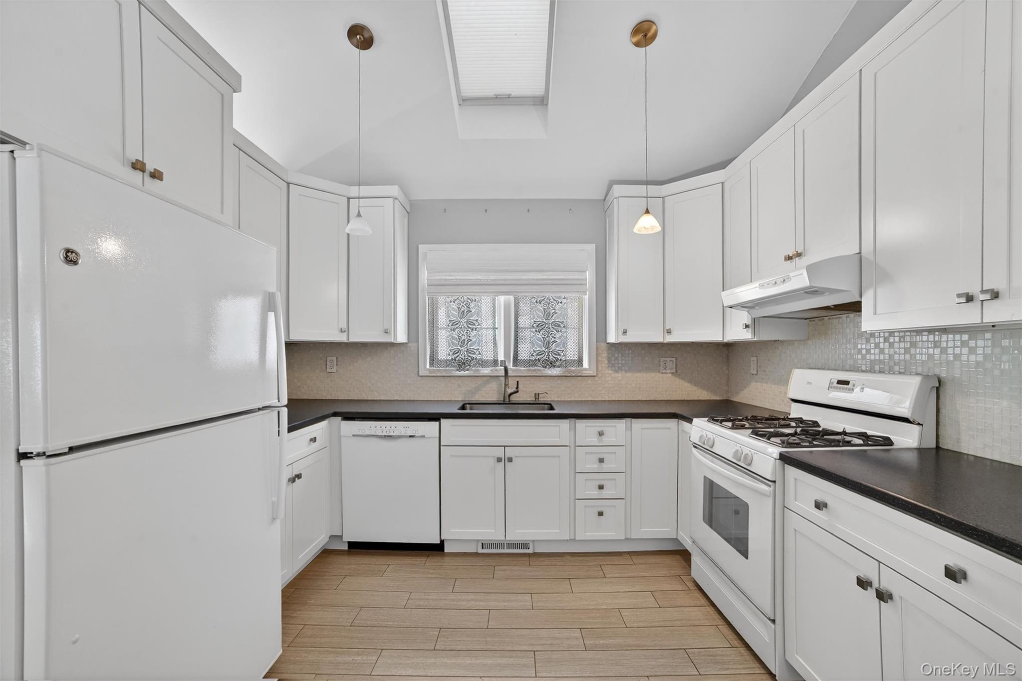 #11 photo, 23 Berrybush Lane, Hastings-on-Hudson , NY 10706