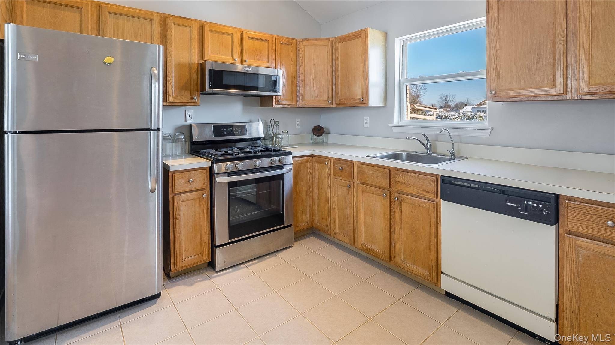 #11 photo, 1805 Carleton Avenue, सफ़ोक काउंटी Bay Shore , NY 11706