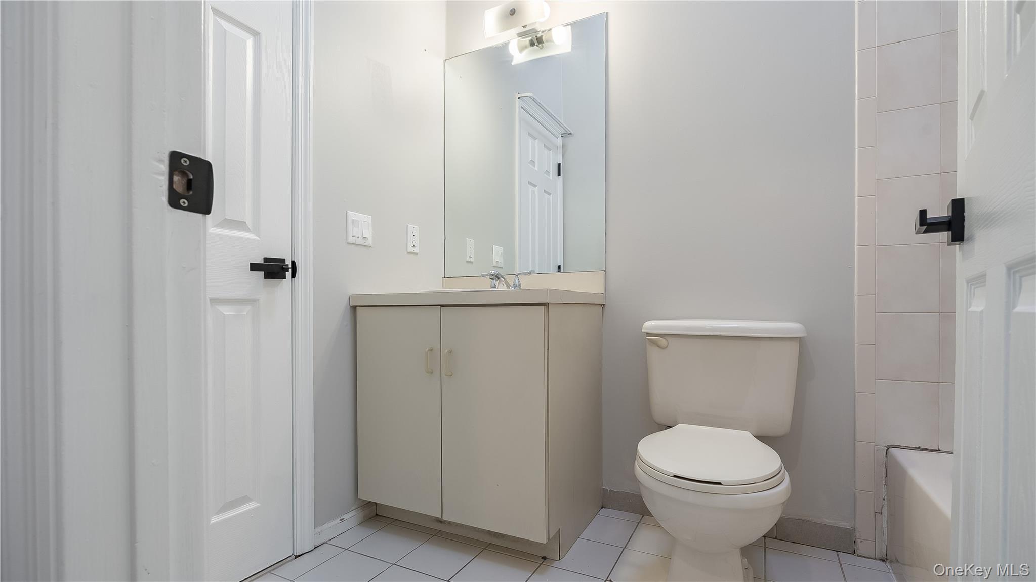 #13 photo, 1805 Carleton Avenue, सफ़ोक काउंटी Bay Shore , NY 11706