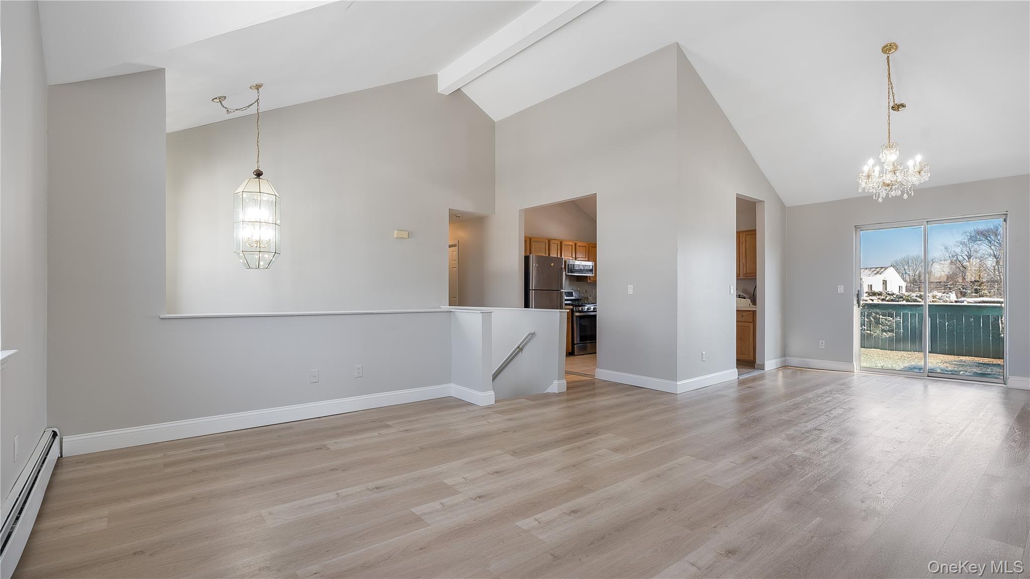 #4 photo, 1805 Carleton Avenue, सफ़ोक काउंटी Bay Shore , NY 11706