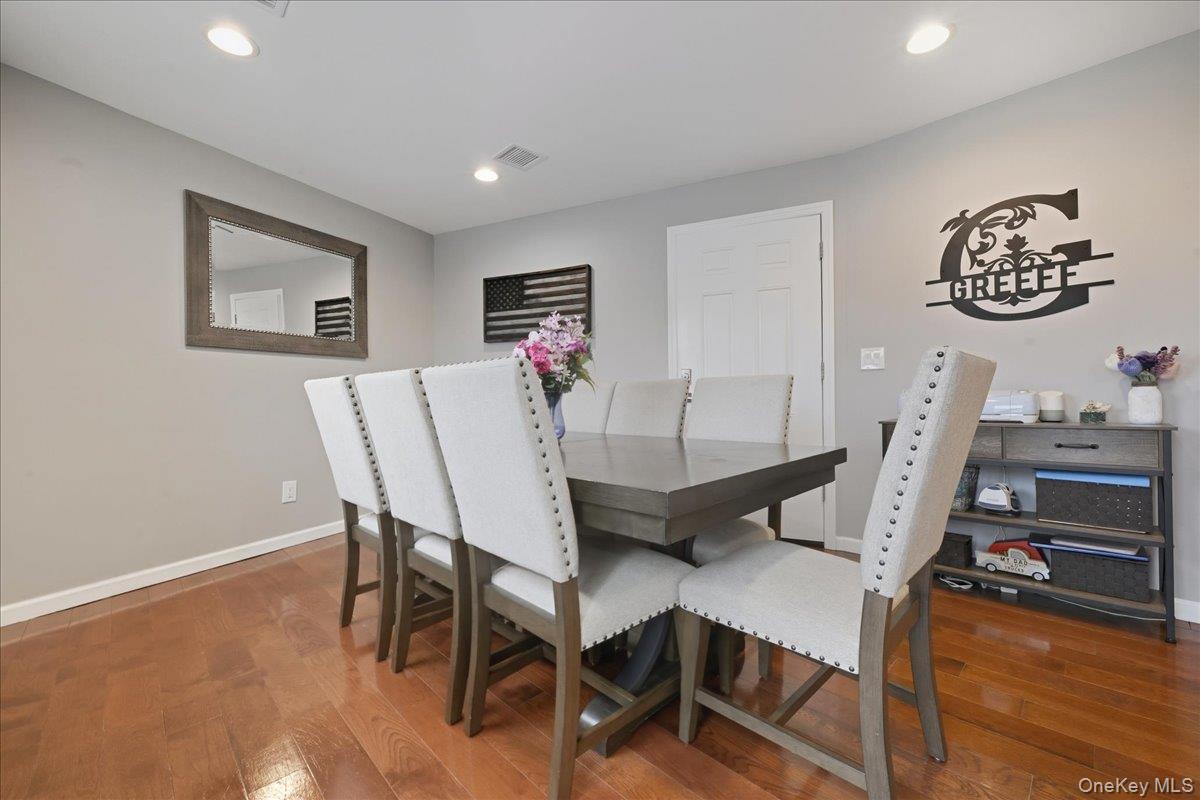 #16 photo, 3 Neptune Place, Massapequa , NY 11758