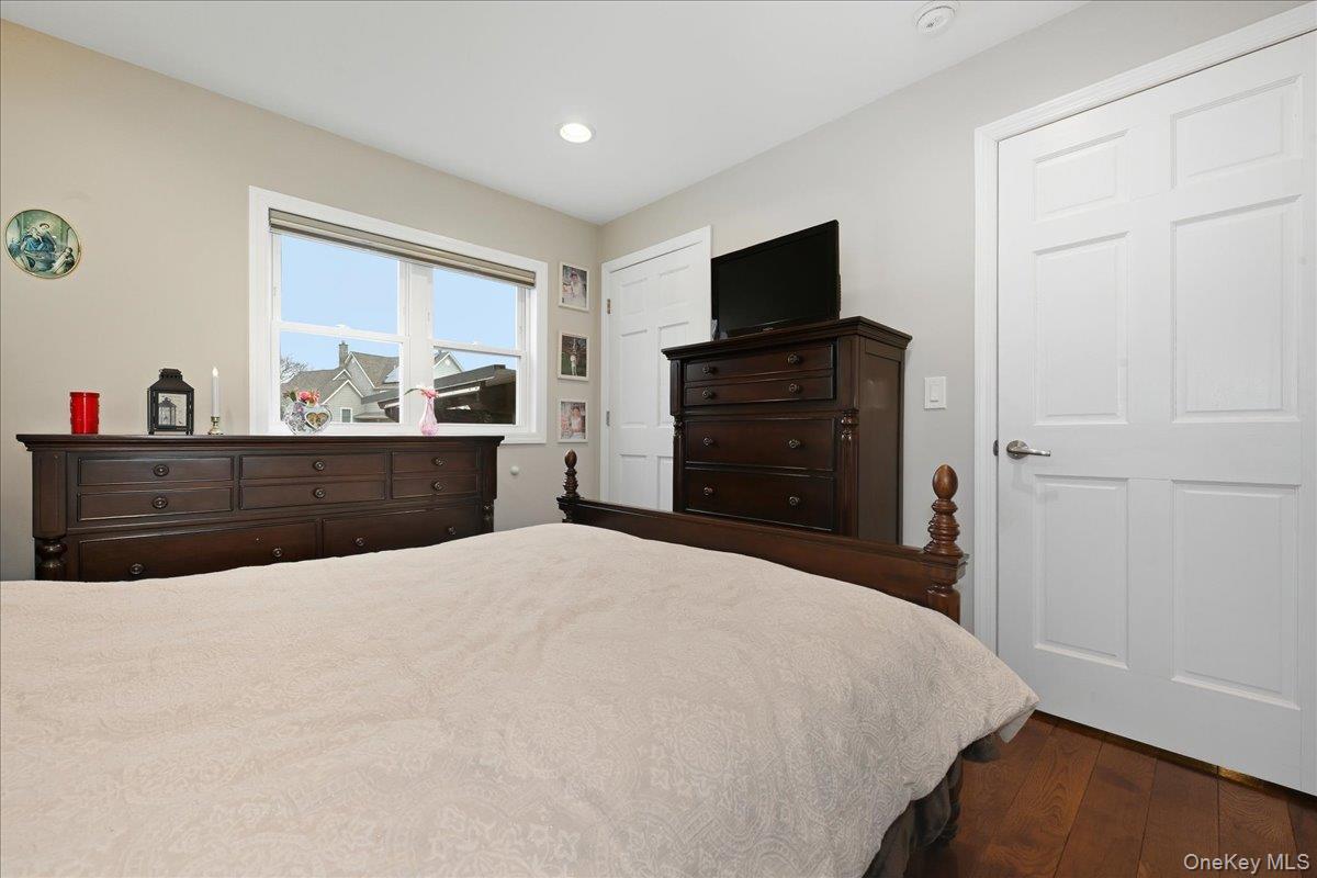 #18 photo, 3 Neptune Place, Massapequa , NY 11758