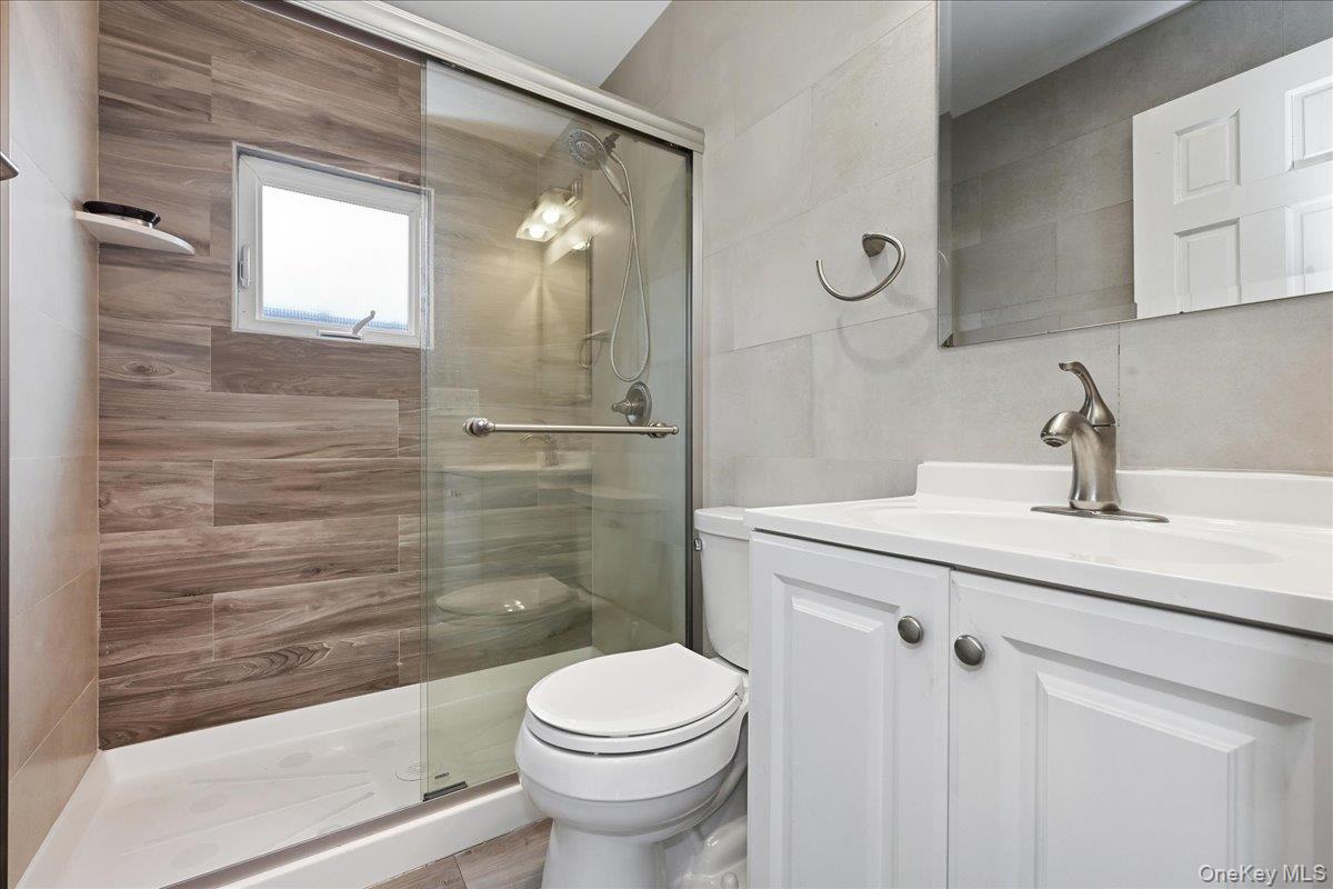 #20 photo, 3 Neptune Place, Massapequa , NY 11758