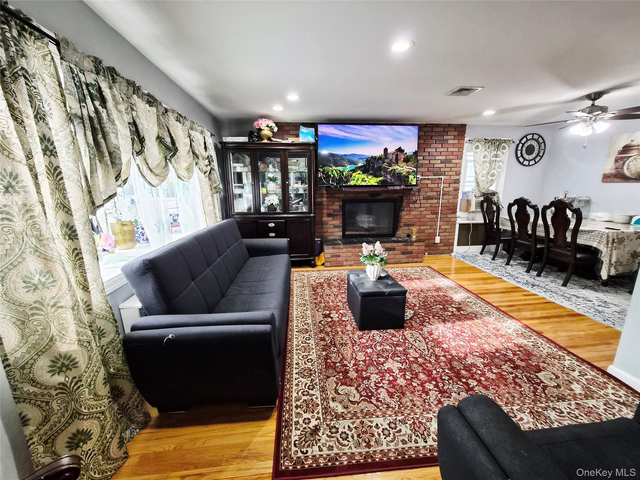 #9 photo, 225 E Mineola Avenue, Нассау ‖ Valley Stream , NY 11580