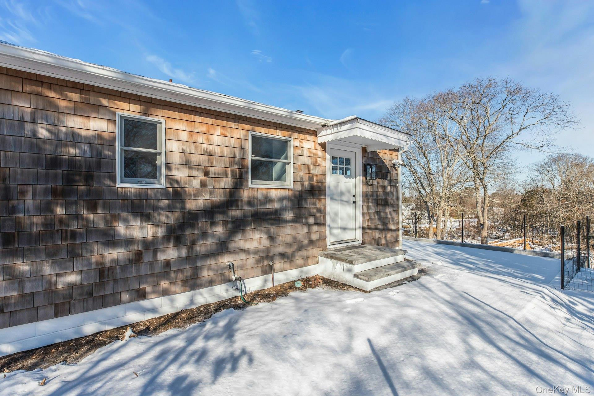 #1 photo, 33 Oceanview Road, Hampton Bays , NY 11946