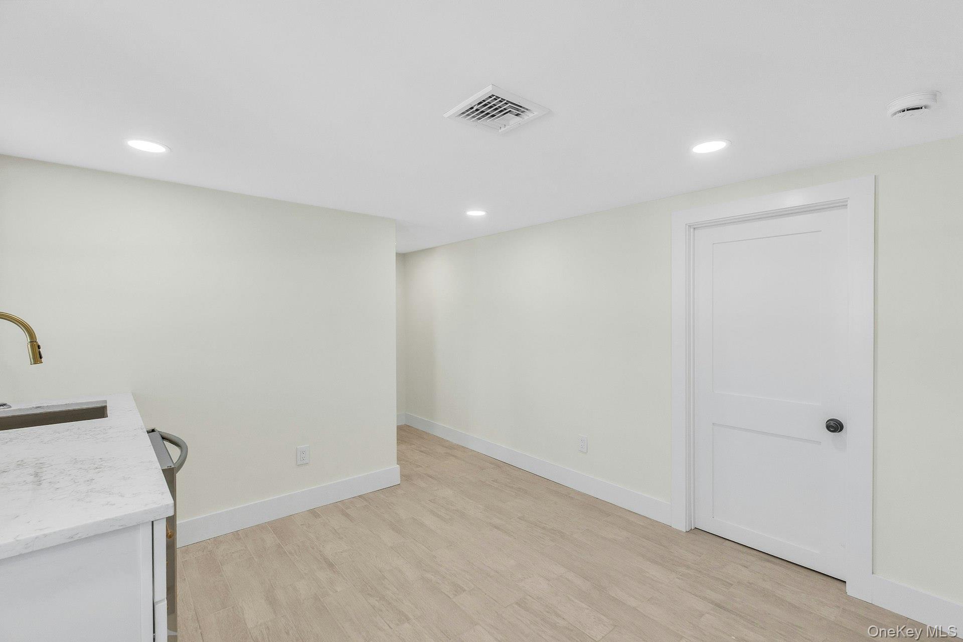 #18 photo, 33 Oceanview Road, Hampton Bays , NY 11946