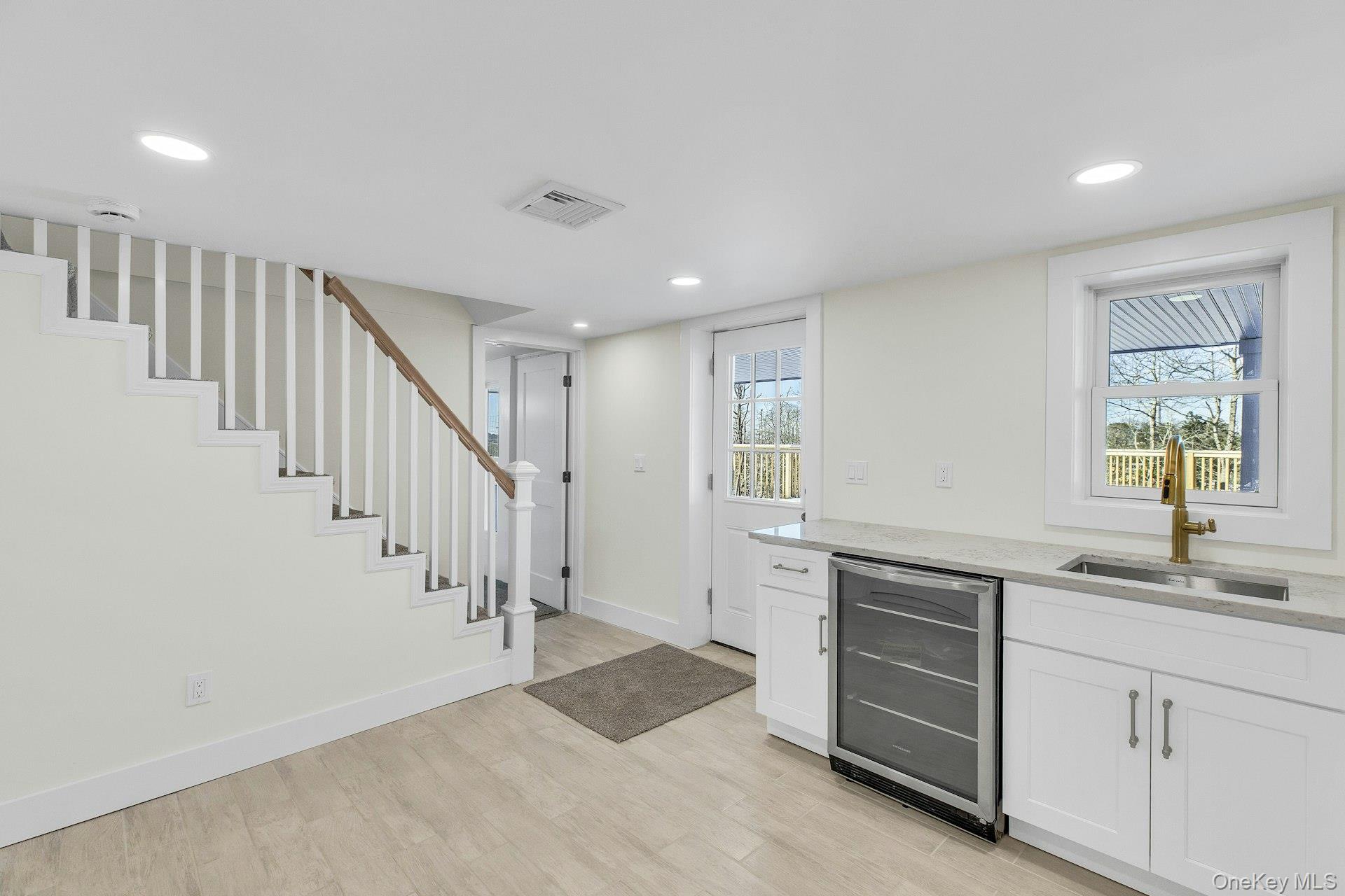 #19 photo, 33 Oceanview Road, Hampton Bays , NY 11946