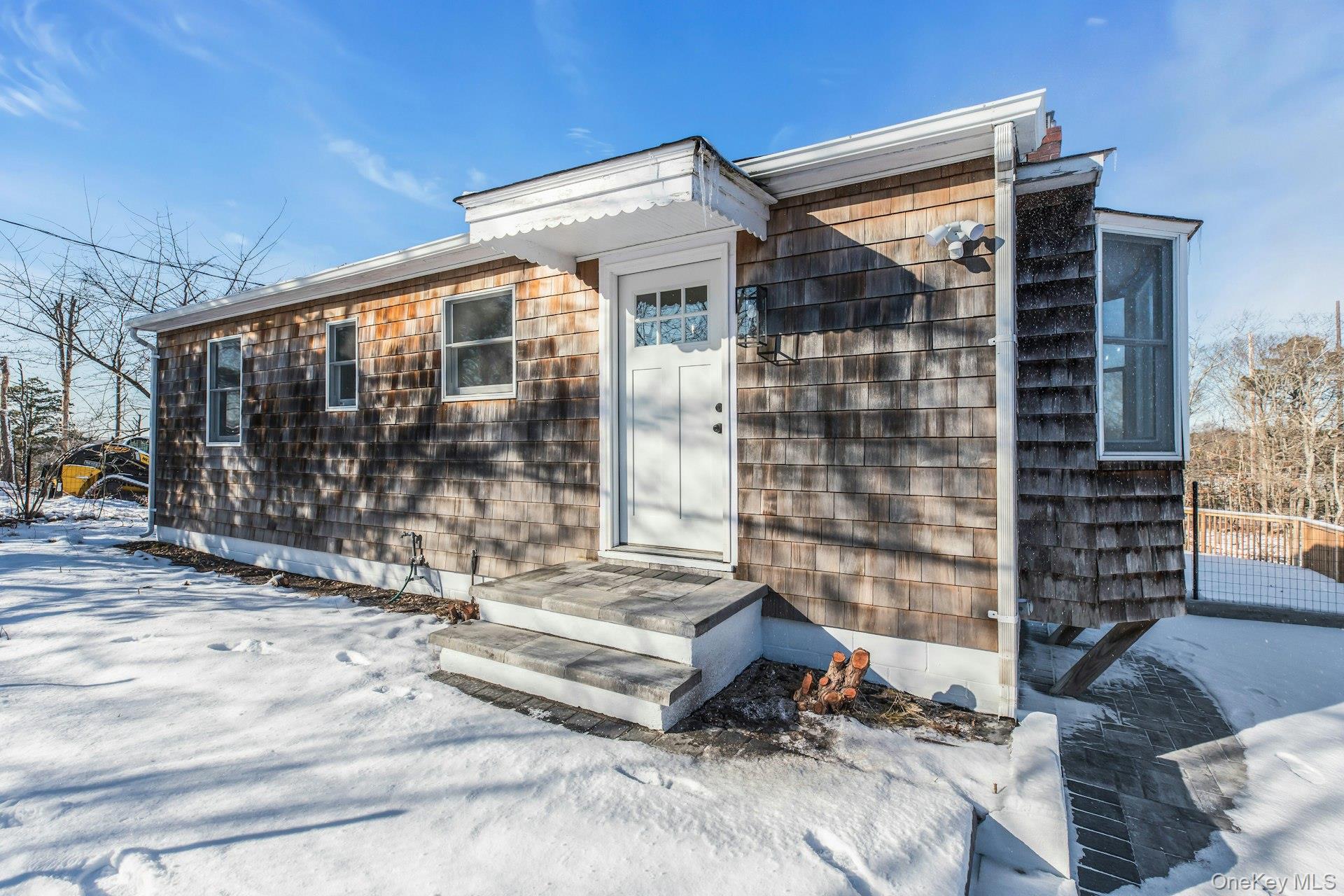 #2 photo, 33 Oceanview Road, Hampton Bays , NY 11946