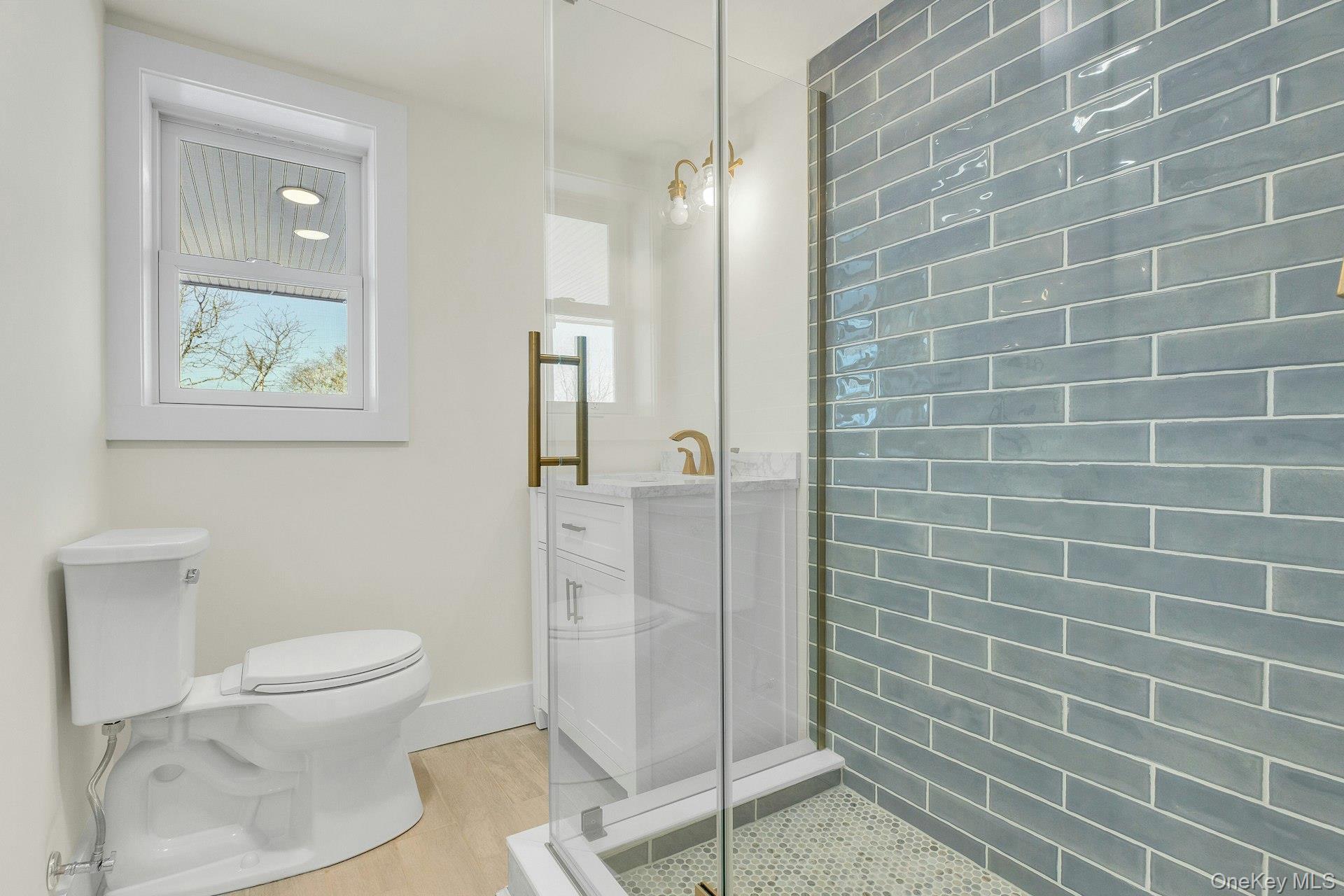 #20 photo, 33 Oceanview Road, Hampton Bays , NY 11946