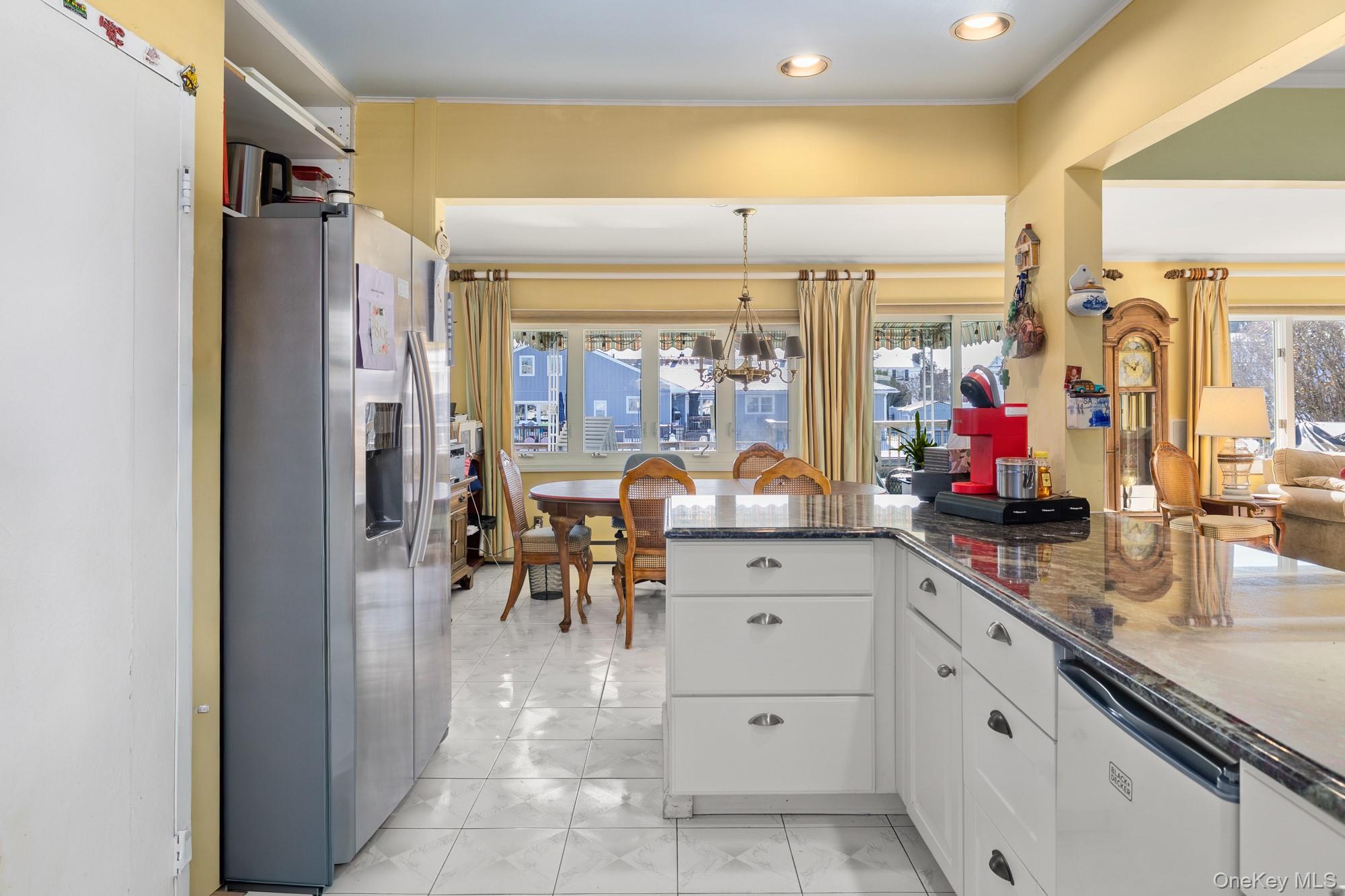 #10 photo, 3806 Tiana Street, מחוז נסאו Seaford , NY 11783