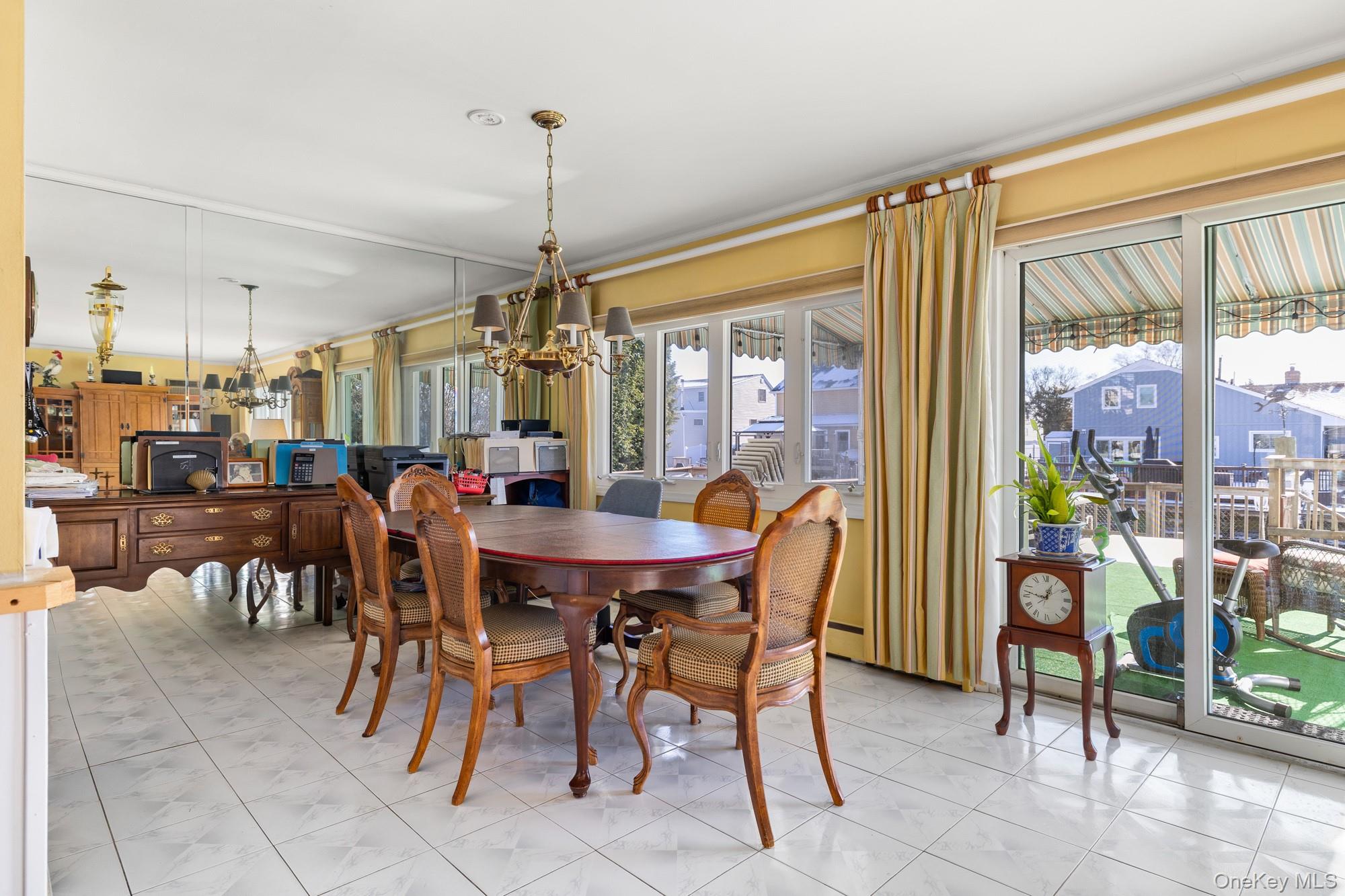 #3 photo, 3806 Tiana Street, מחוז נסאו Seaford , NY 11783