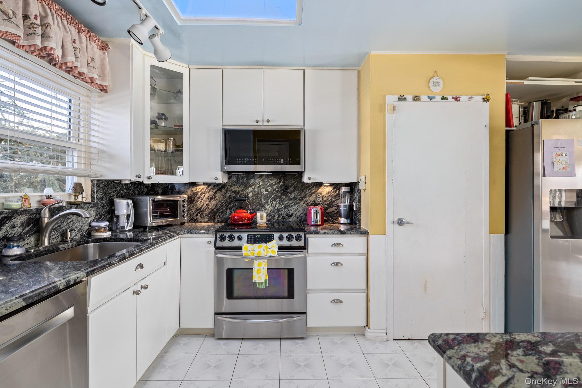 #9 photo, 3806 Tiana Street, מחוז נסאו Seaford , NY 11783