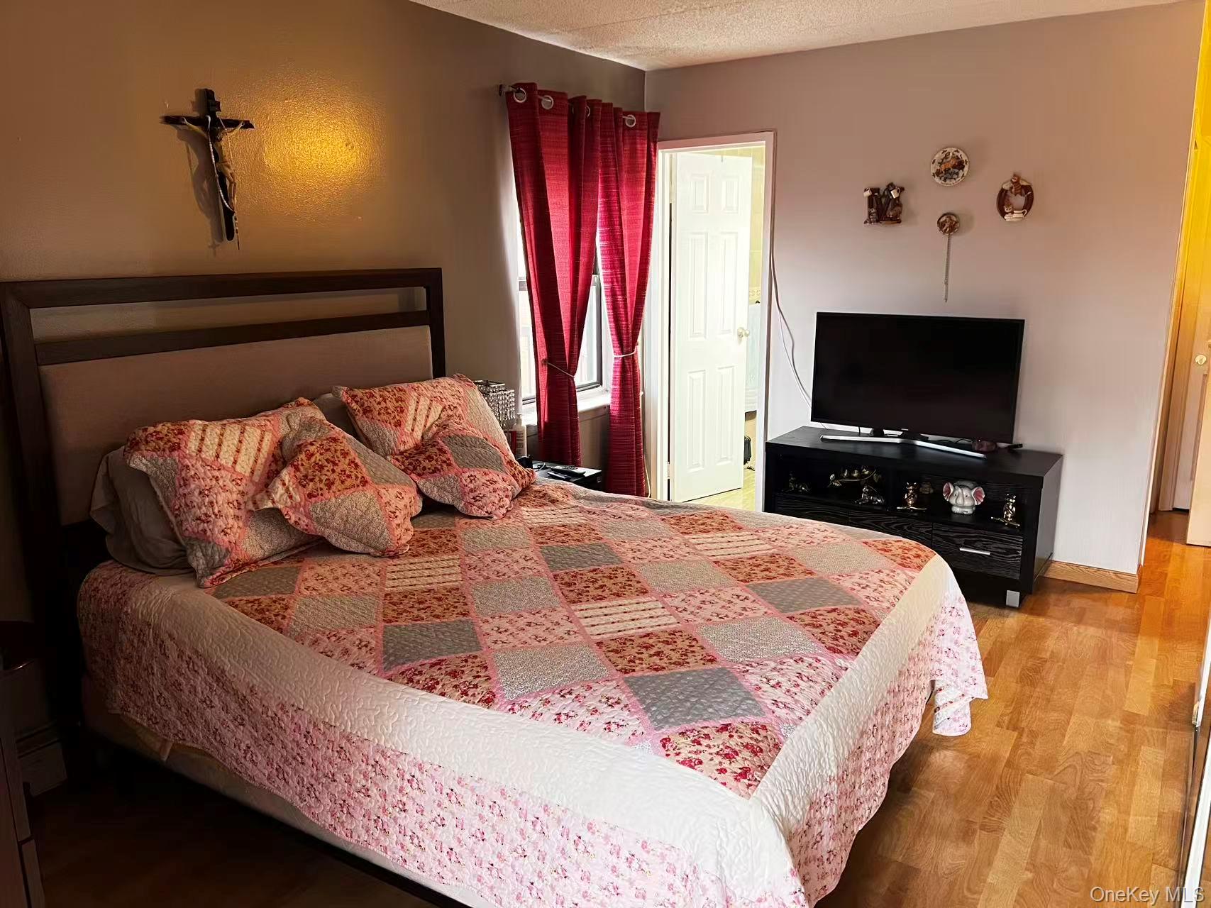 #4 photo, 75-22 Parsons Boulevard, Fresh Meadows , NY 11366