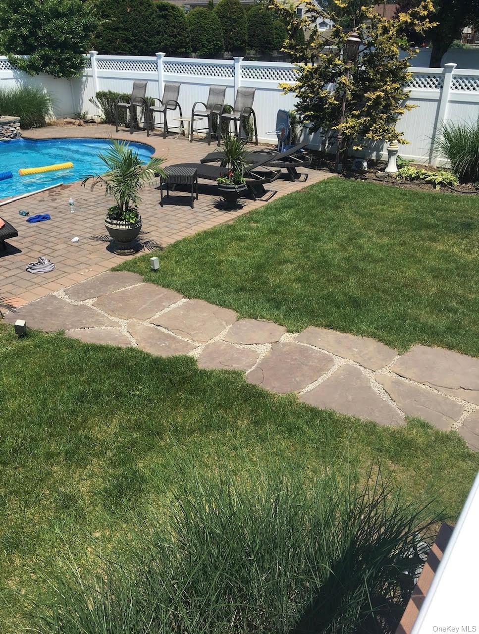 #18 photo, 53 Page Drive, Hicksville , NY 11801