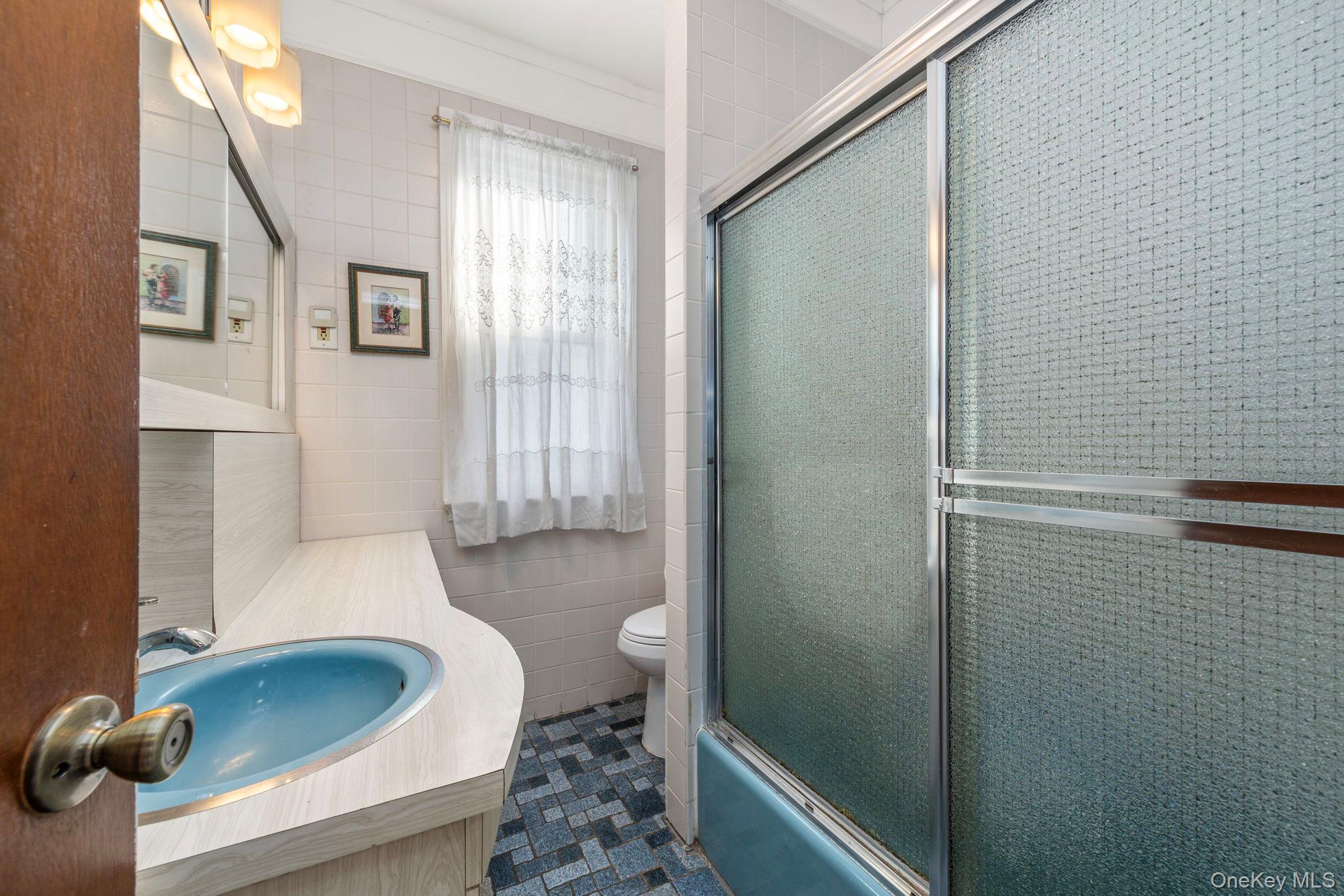 #11 photo, 9269 220th Street, קווינס Queens Village , NY 11428