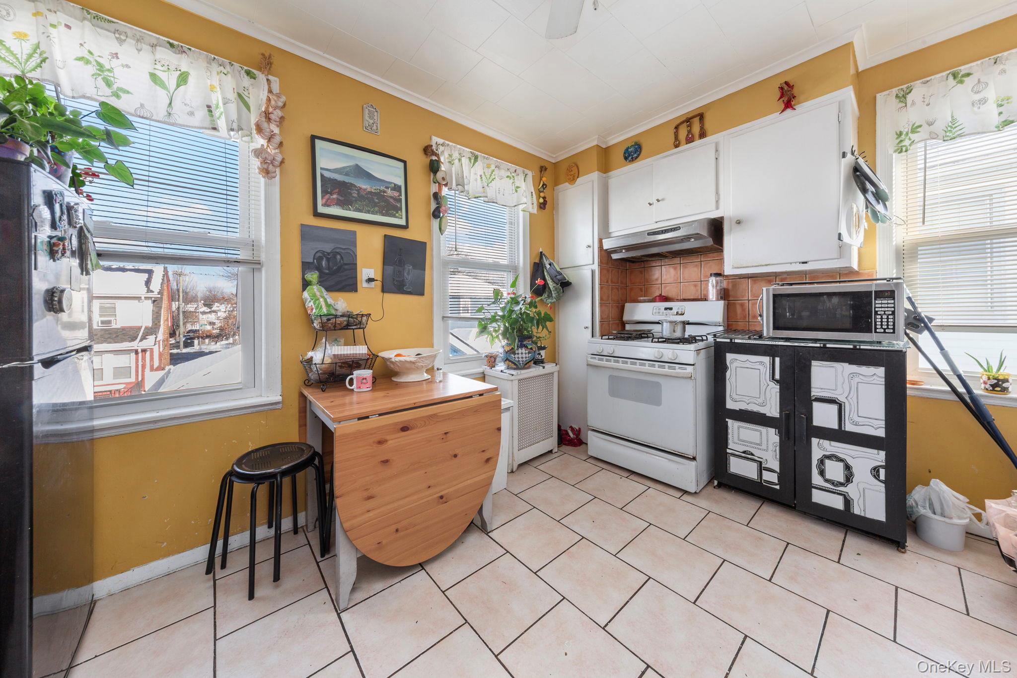 #17 photo, 9269 220th Street, קווינס Queens Village , NY 11428