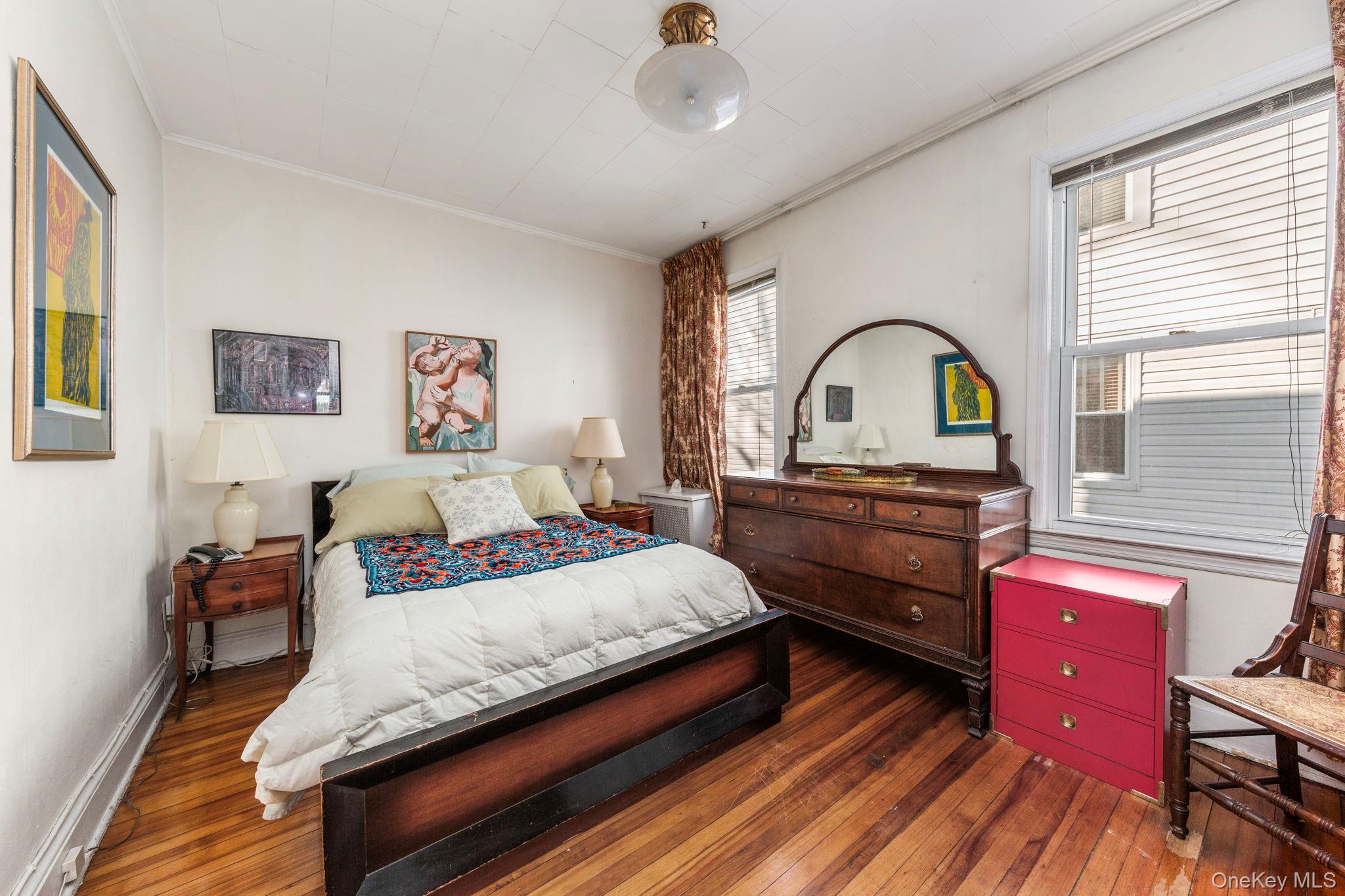 #9 photo, 9269 220th Street, קווינס Queens Village , NY 11428