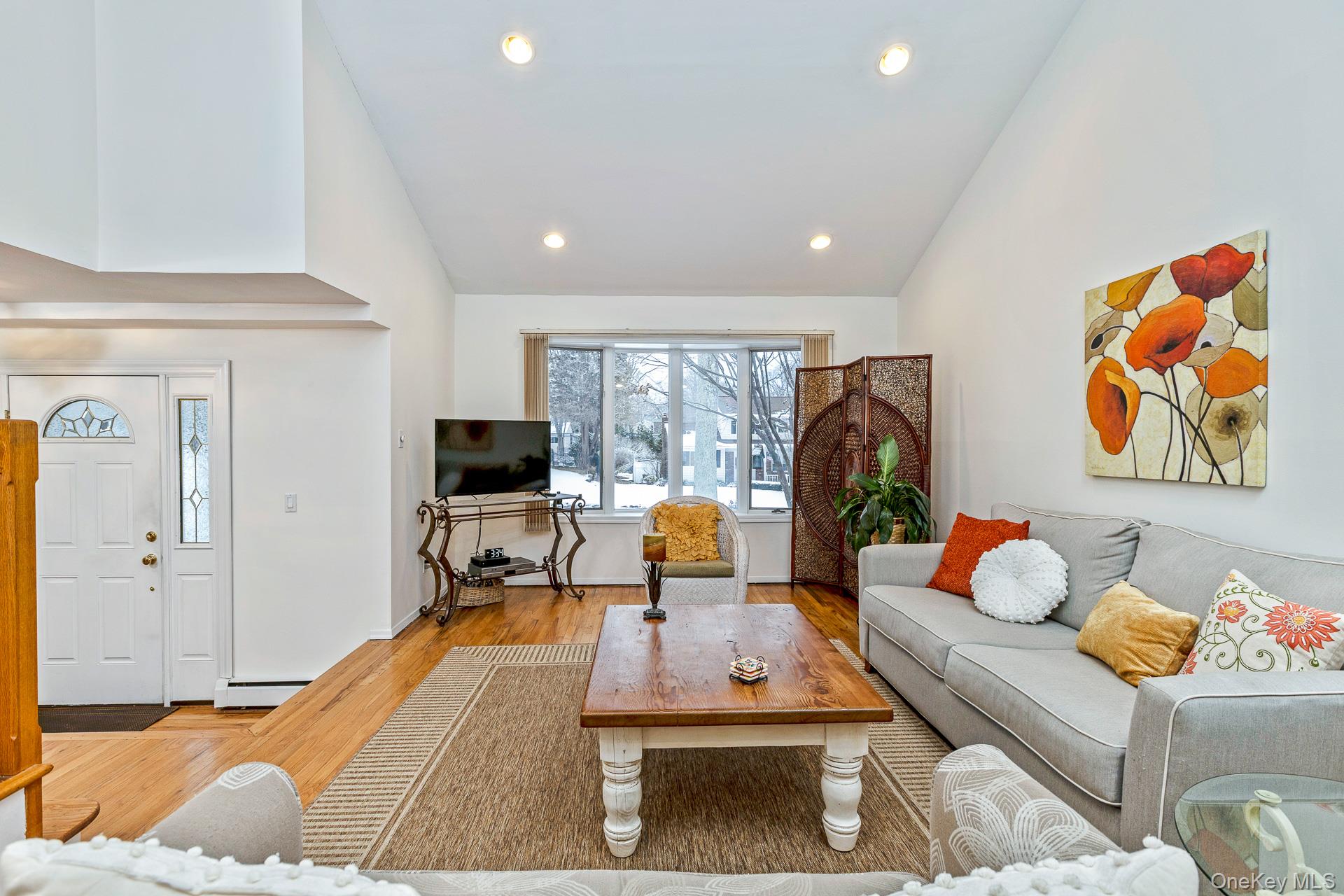 #10 photo, 25 Sheryl Crescent, Smithtown , NY 11787