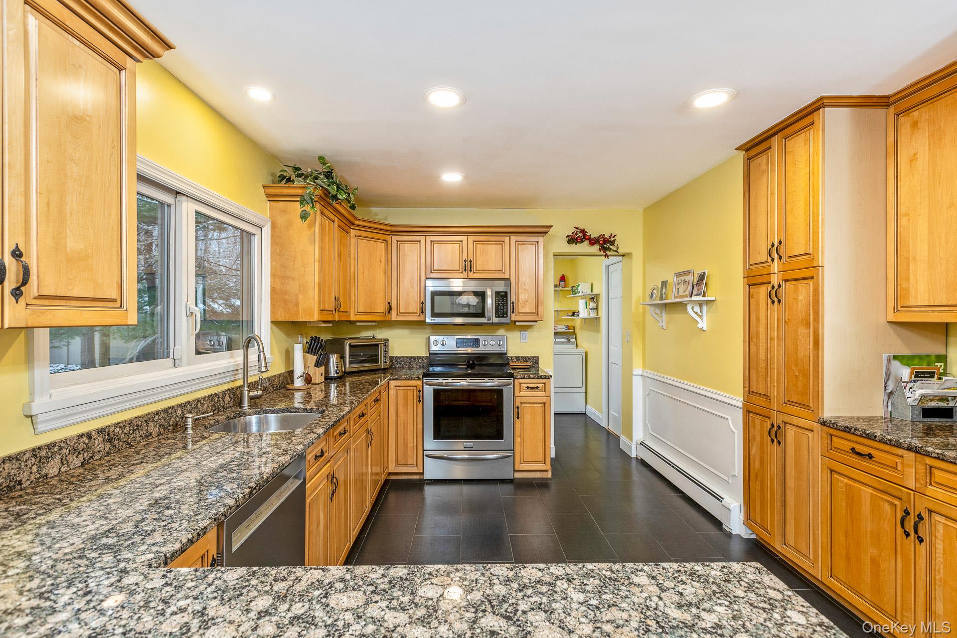 #19 photo, 25 Sheryl Crescent, Smithtown , NY 11787