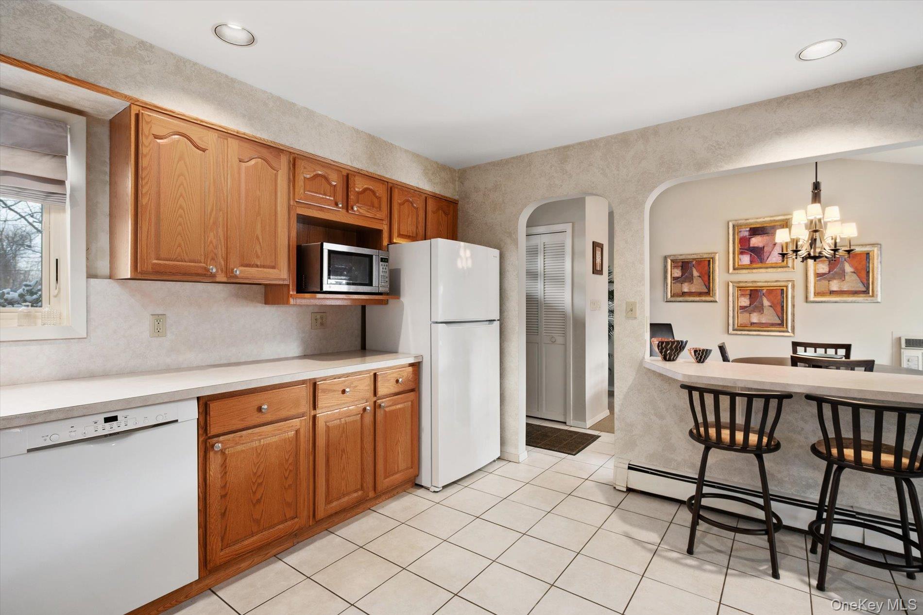 #11 photo, 16 Dahlia Lane, מחוז נסאו Wantagh , NY 11793