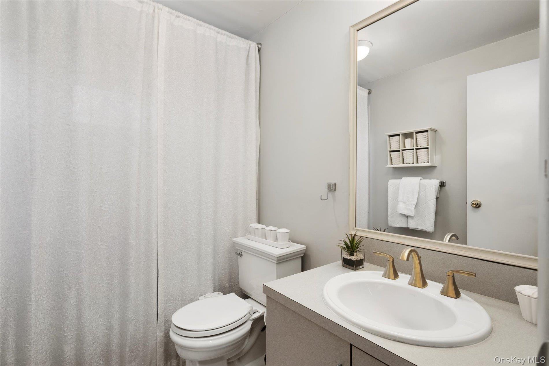 #16 photo, 16 Dahlia Lane, מחוז נסאו Wantagh , NY 11793