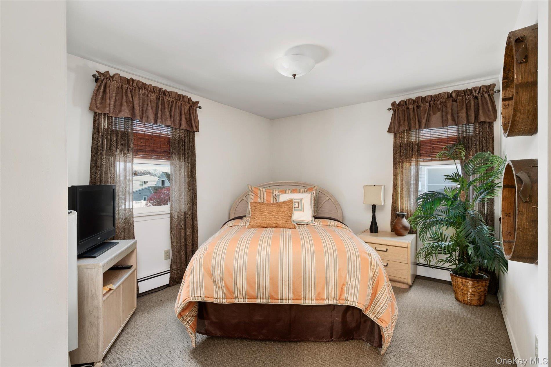 #17 photo, 16 Dahlia Lane, מחוז נסאו Wantagh , NY 11793