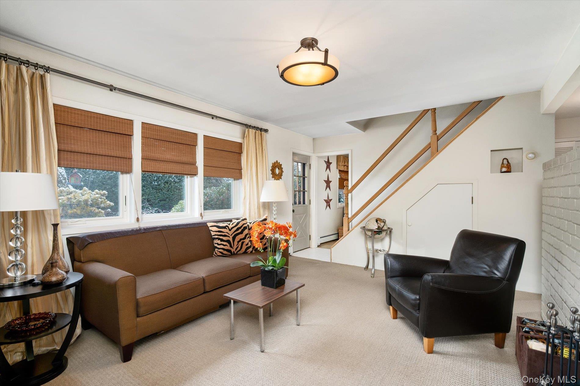 #7 photo, 16 Dahlia Lane, מחוז נסאו Wantagh , NY 11793