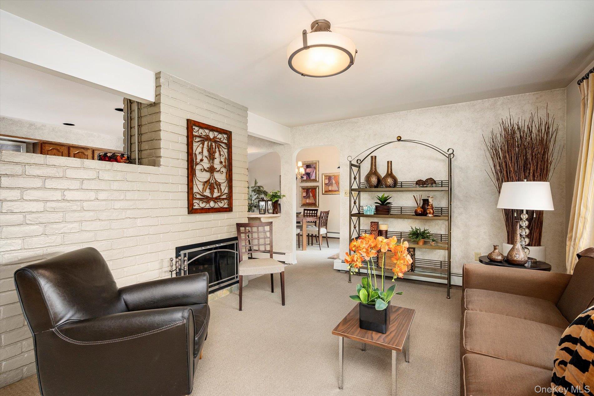 #8 photo, 16 Dahlia Lane, מחוז נסאו Wantagh , NY 11793