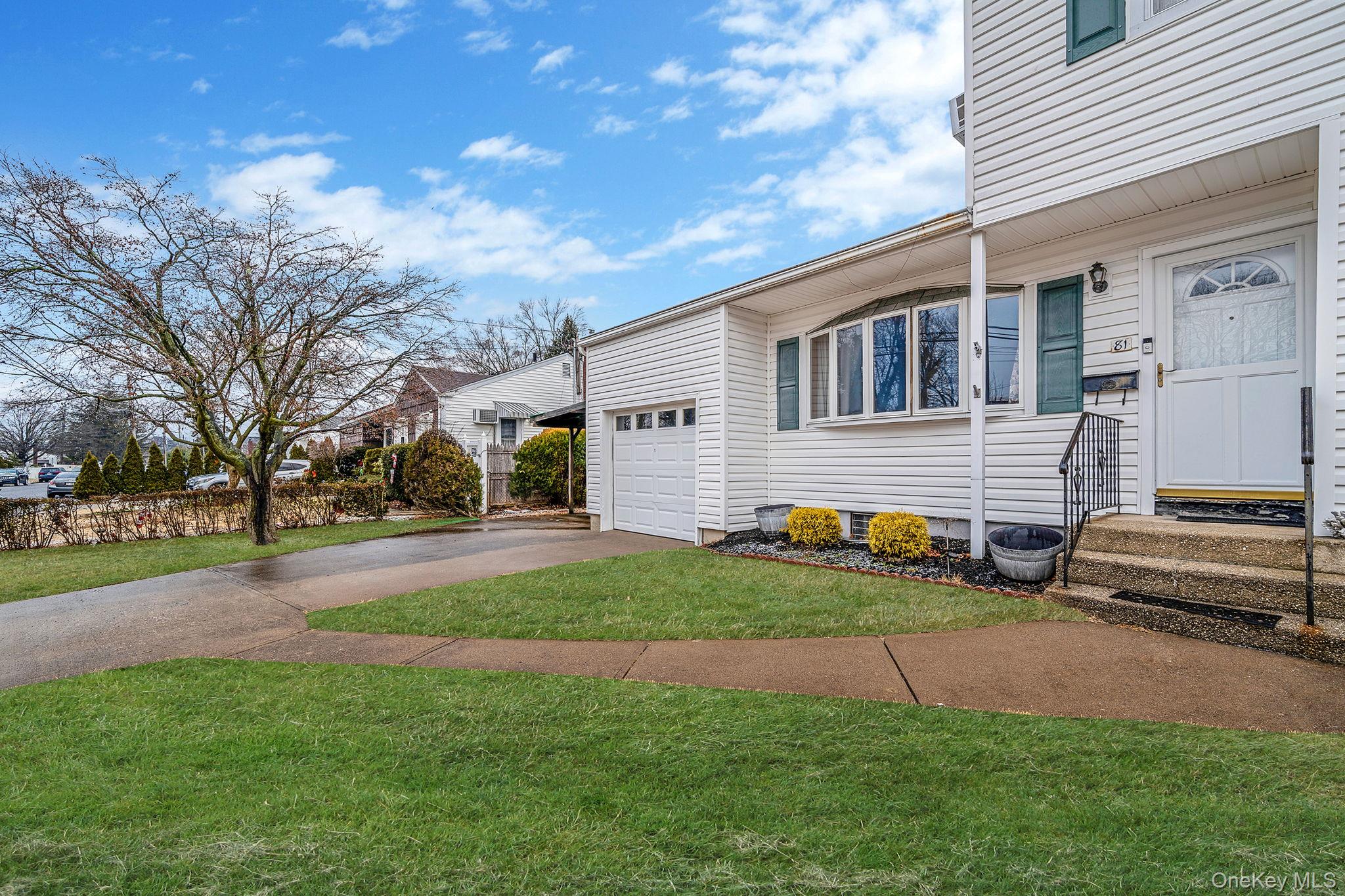 #4 photo, 81 Hale Street, Brentwood , NY 11717