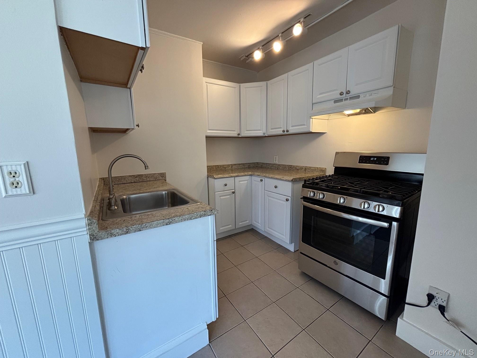 #8 photo, 52 Hoyt Street, Call Listing Agent , CT 06905