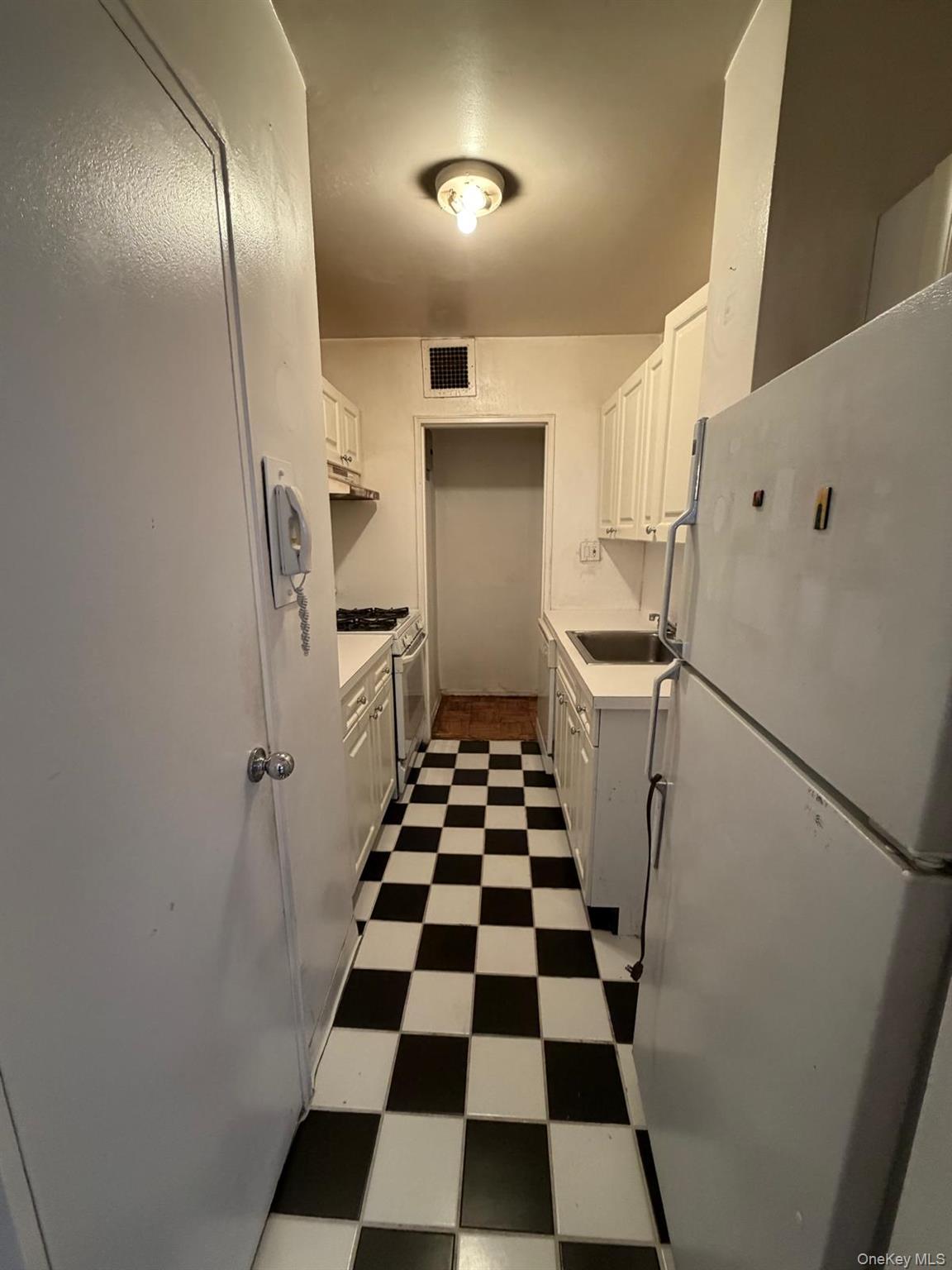 #10 photo, 405 E 63, New York (Manhattan) , NY 10065