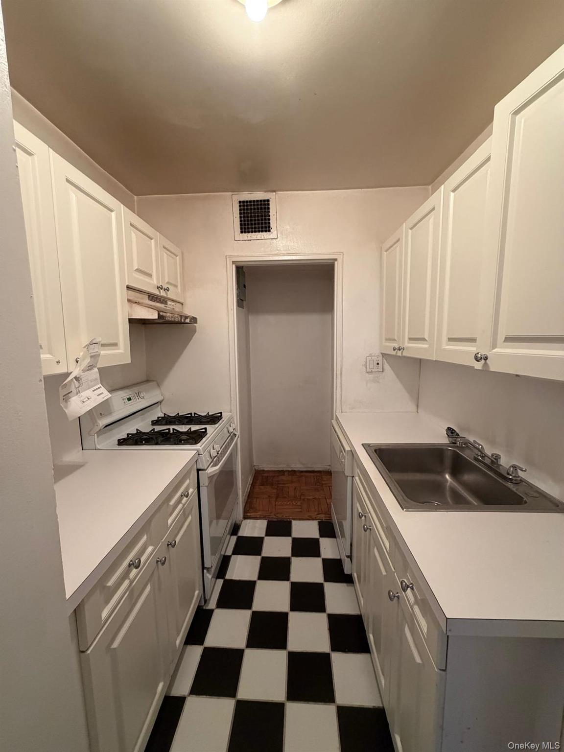 #12 photo, 405 E 63, New York (Manhattan) , NY 10065