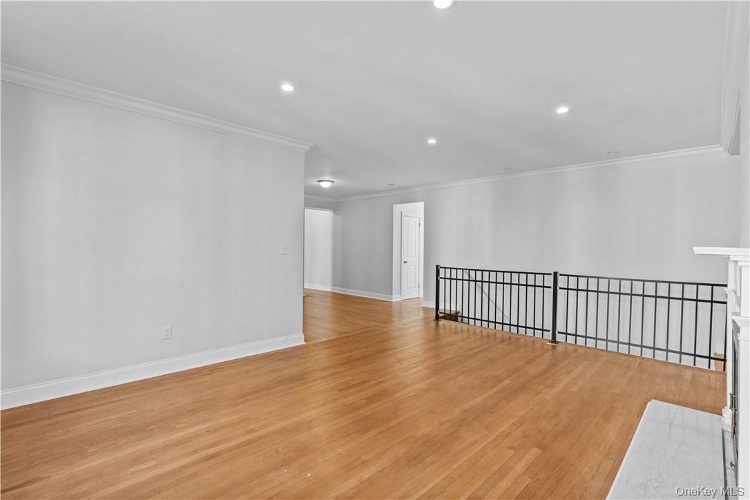 #8 photo, 250 Martine Avenue, White Plains , NY 10601