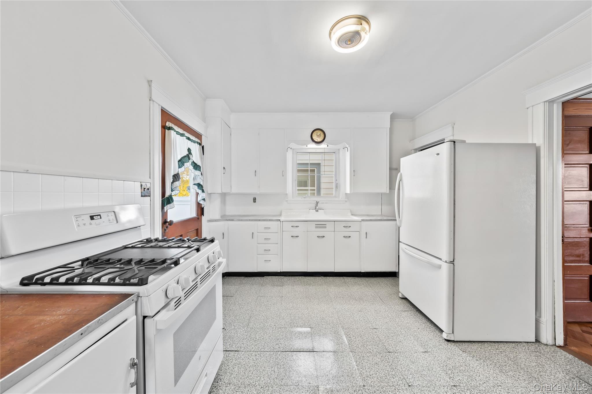 #10 photo, 47 Prairie Avenue, 뉴욕주 Suffern , NY 10901