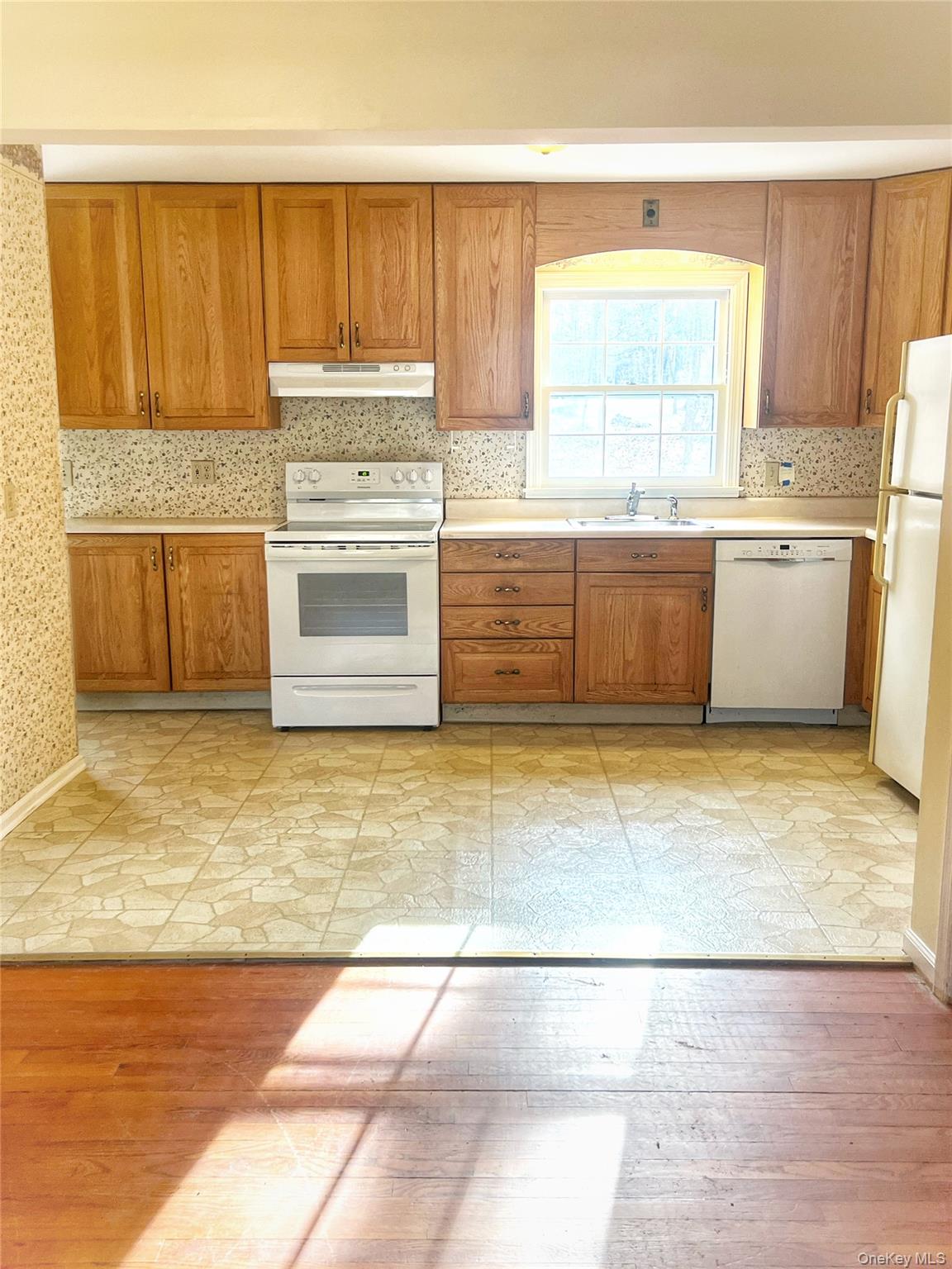 #10 photo, 84 Hillis Terrace, Poughkeepsie , NY 12603