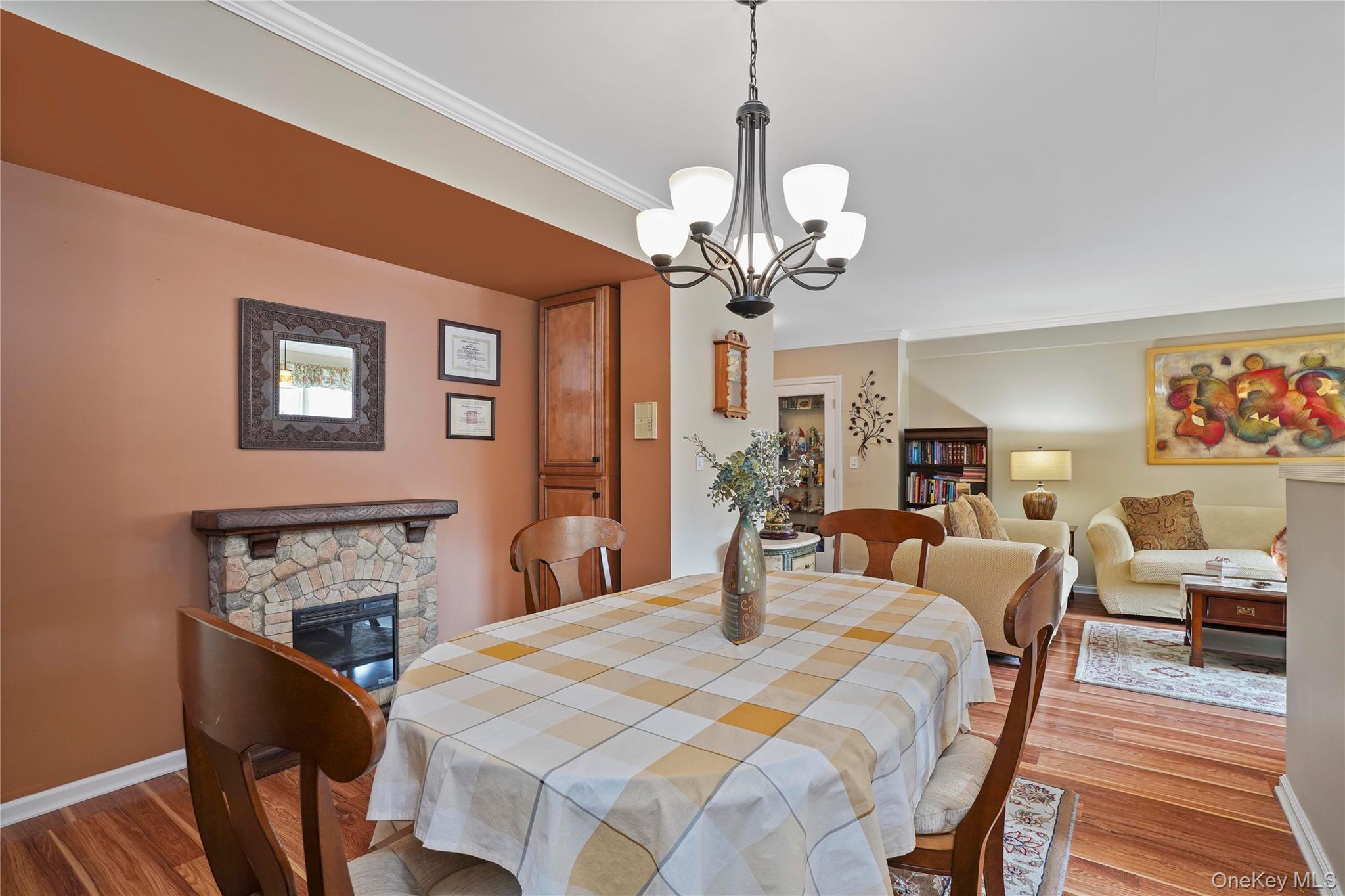 #8 photo, 30 E Hartsdale Avenue, 뉴욕주 Hartsdale , NY 10530