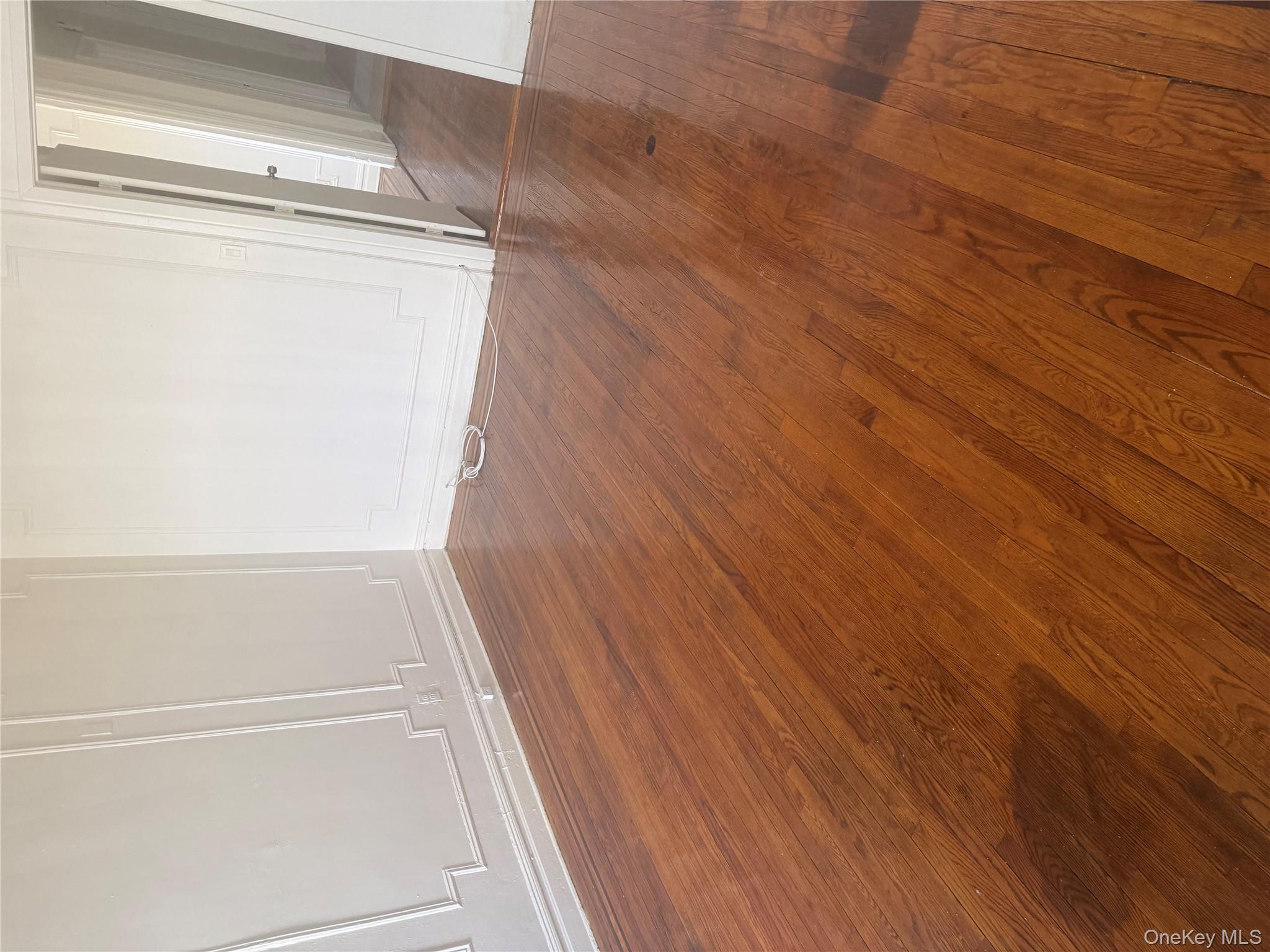 #11 photo, 724 E 216 Street, برونكس Bronx , NY 10467