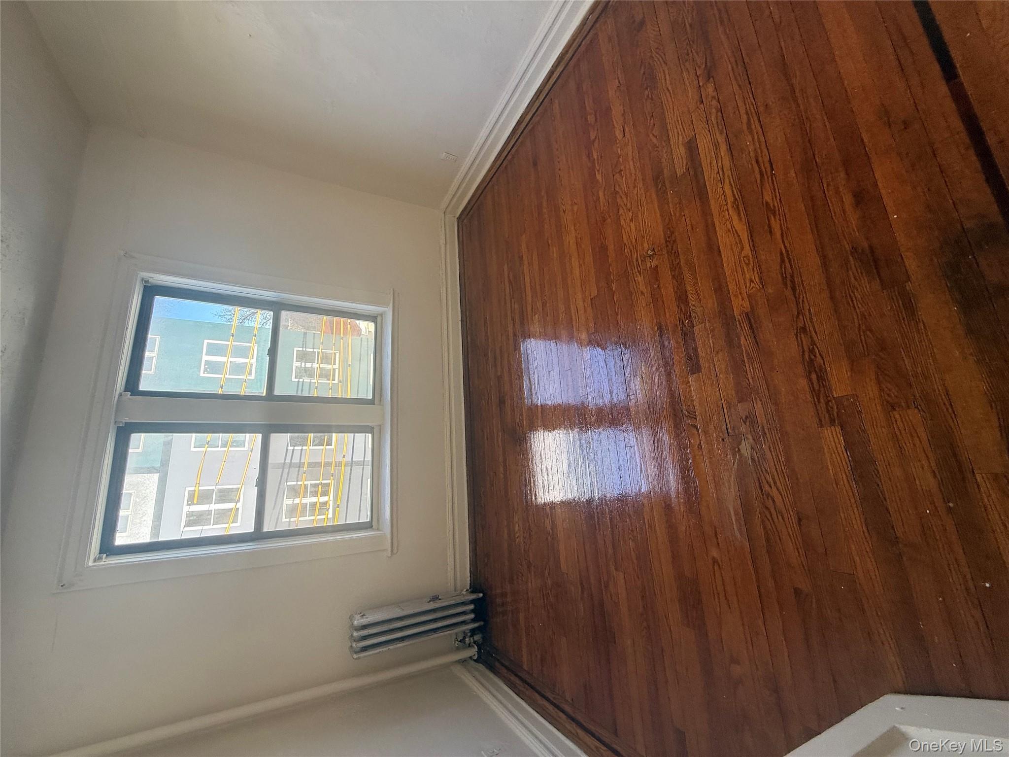 #15 photo, 724 E 216 Street, برونكس Bronx , NY 10467