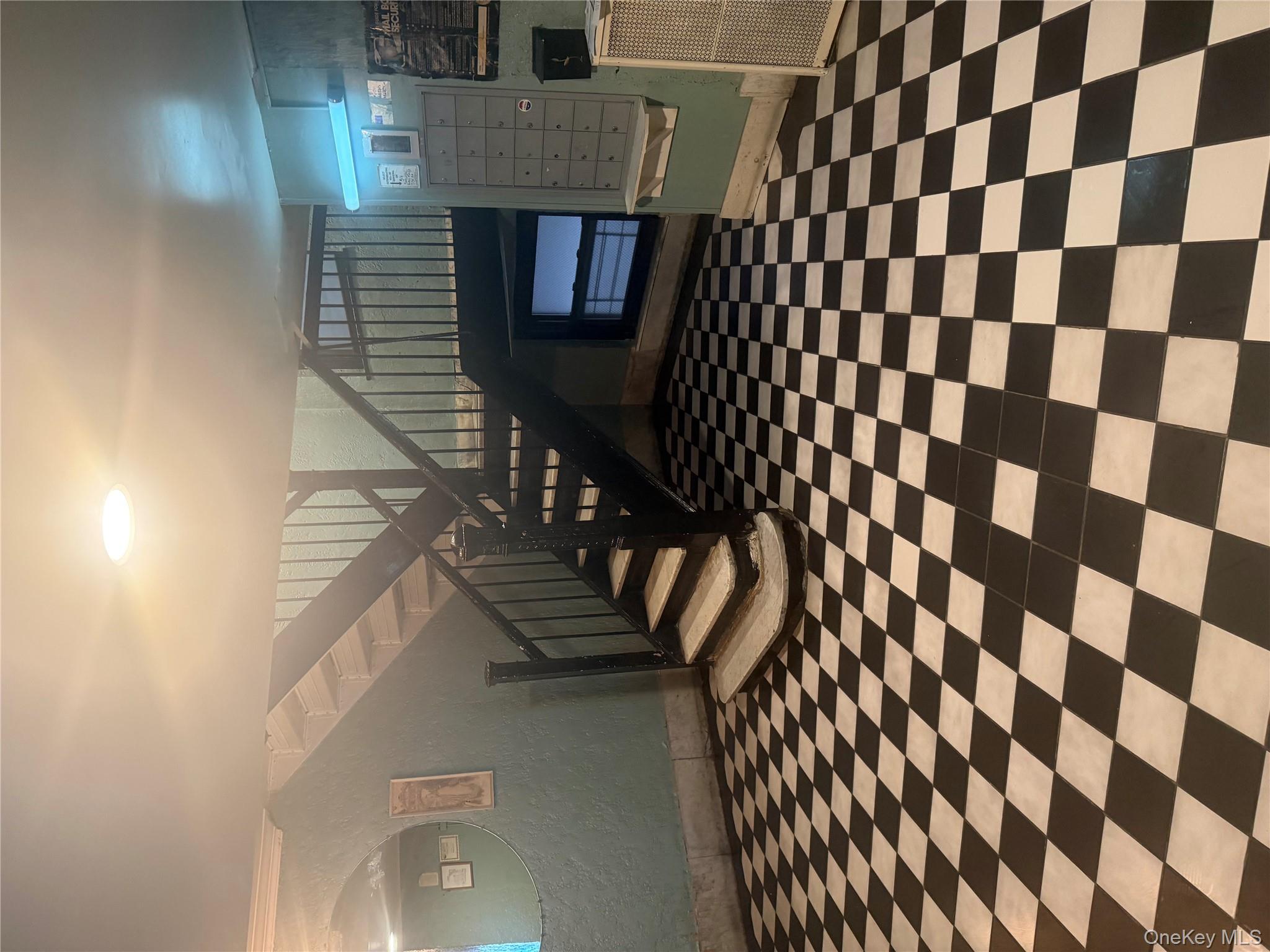 #5 photo, 724 E 216 Street, برونكس Bronx , NY 10467