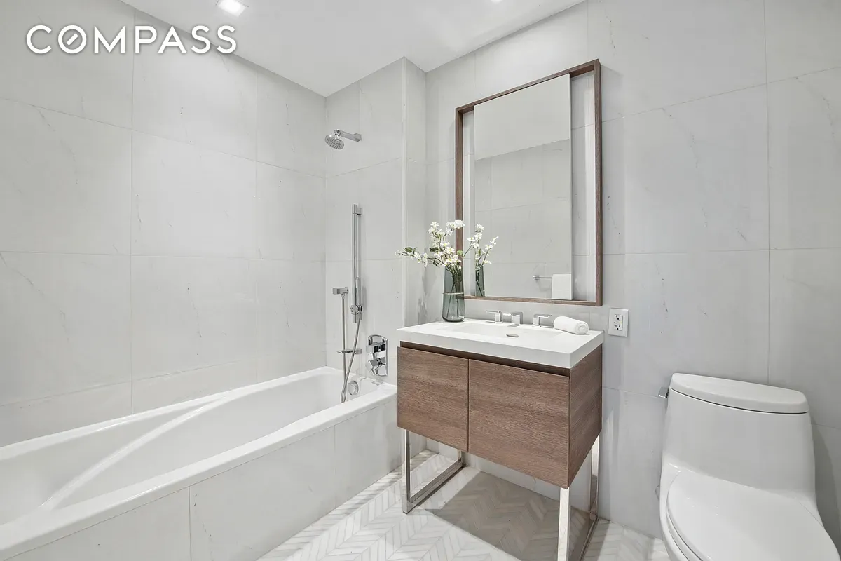 #17 photo, New York City, مانهاتن Hell's Kitchen , NY 10036