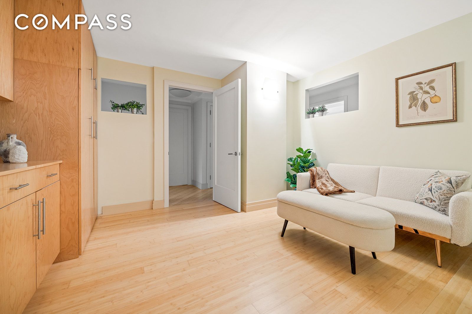 #16 photo, 208 E Broadway, मैनहटन Lower East Side , NY 10002