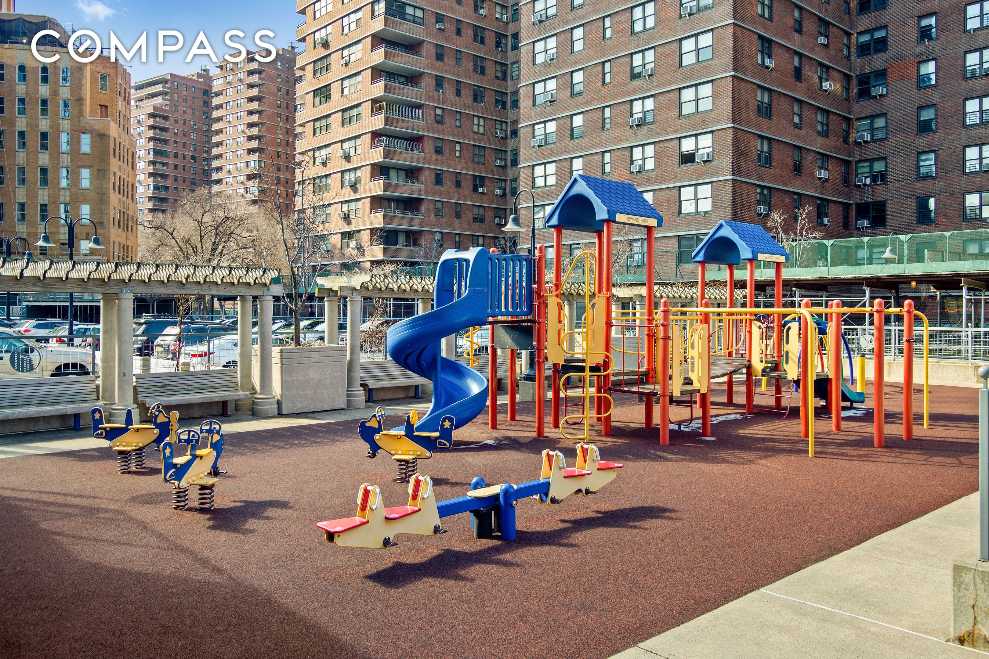 #21 photo, 208 E Broadway, मैनहटन Lower East Side , NY 10002